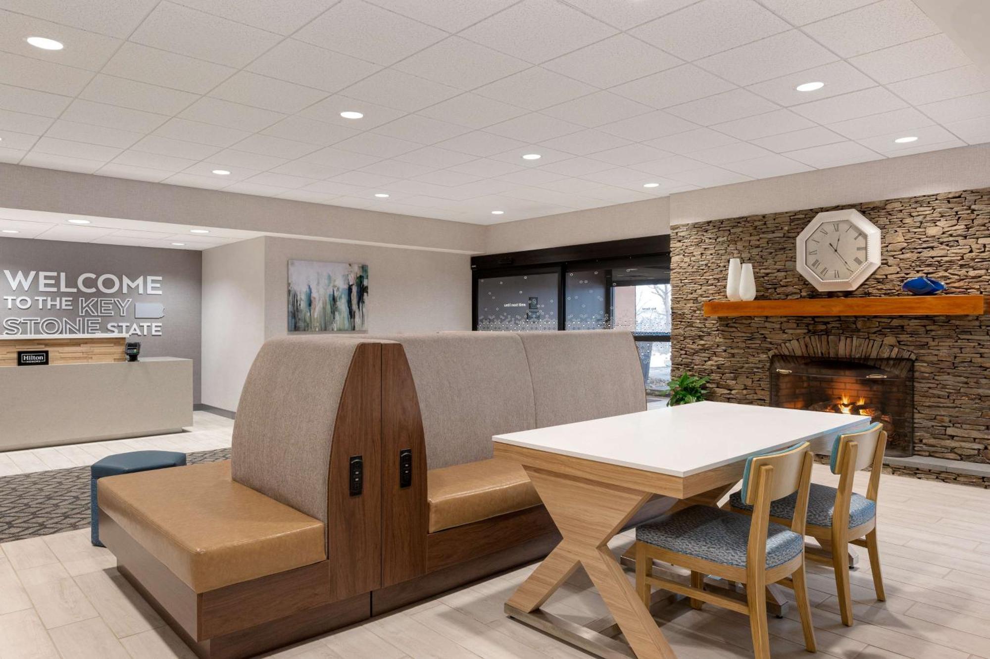 Hampton Inn Bloomsburg Eksteriør billede